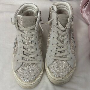Vintage Women's Sparkling High-Top Sneakers - Silver Glitter